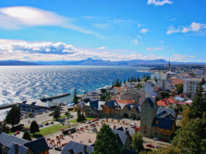 istockphoto-820824654-612x612-1-300x225 Bariloche: O Coração da Patagônia Argentina Te Espera!